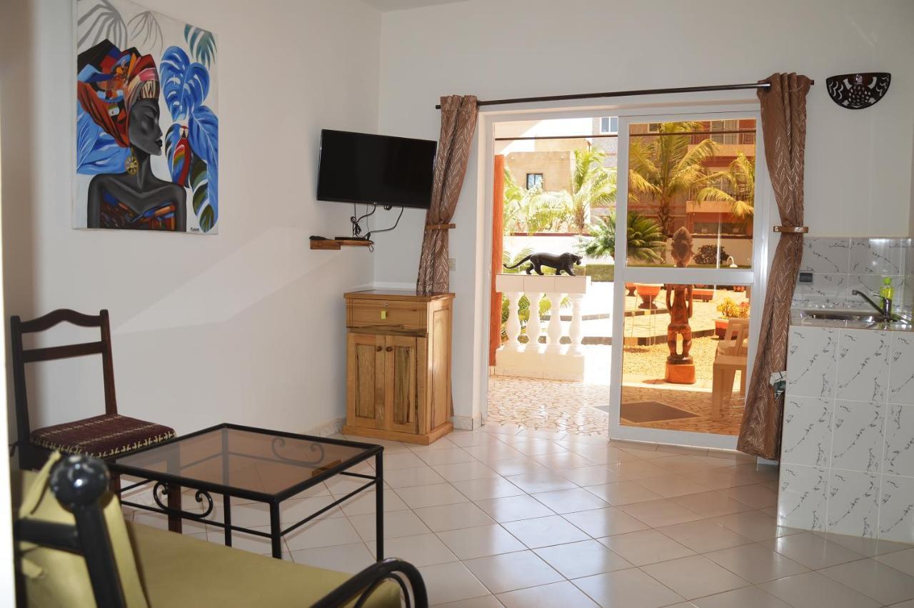 Hotel Takana Ngaparou Bagian luar foto