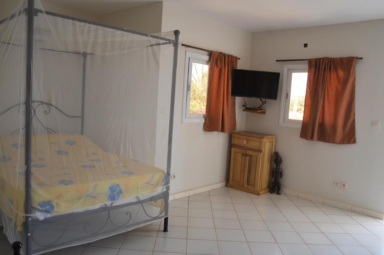 Hotel Takana Ngaparou Bagian luar foto