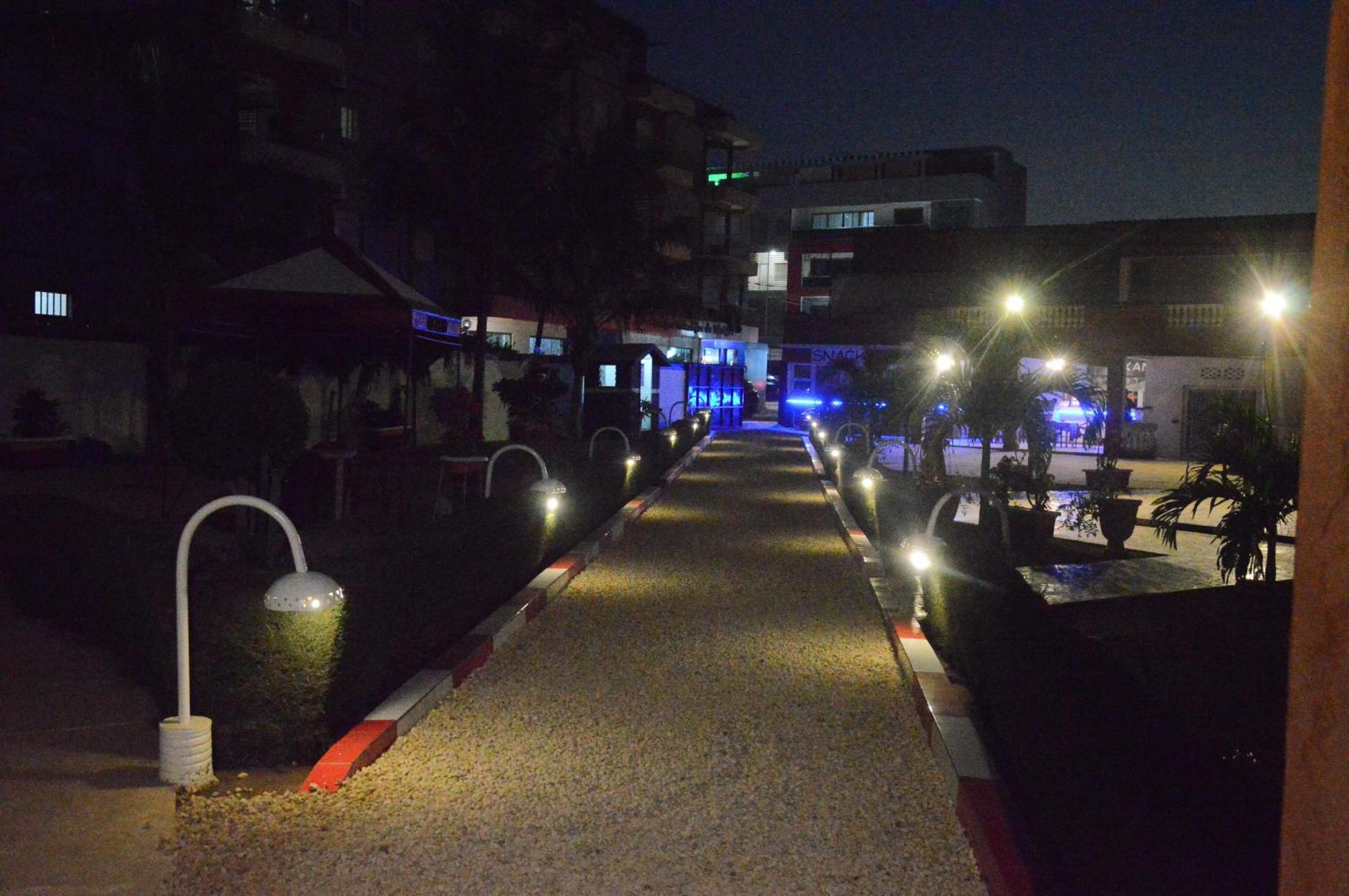 Hotel Takana Ngaparou Bagian luar foto