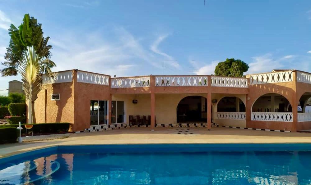 Hotel Takana Ngaparou Bagian luar foto