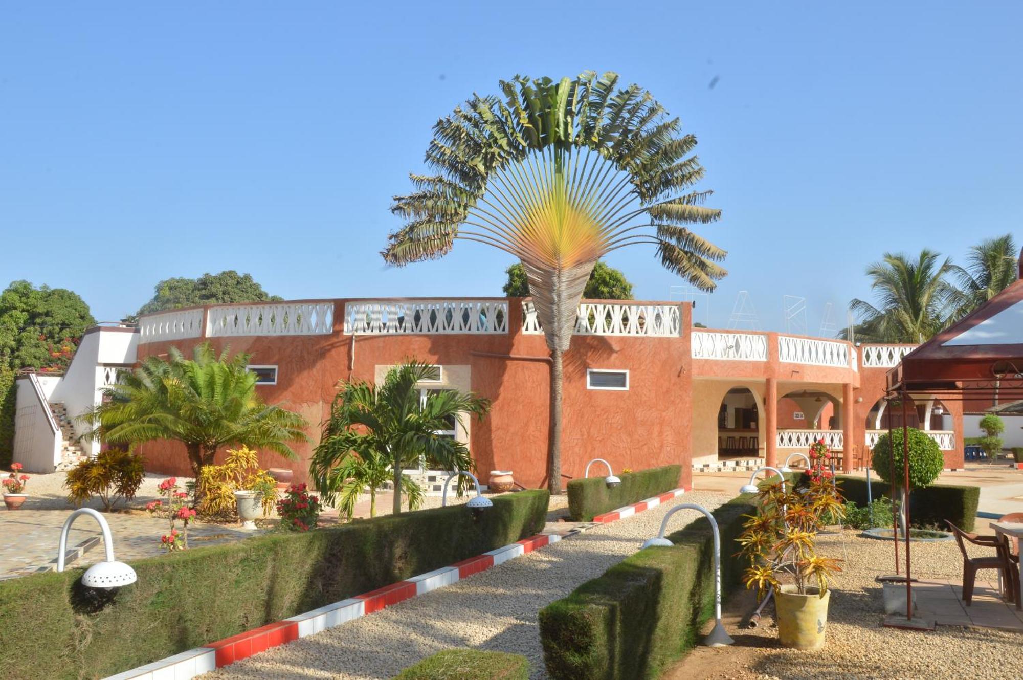 Hotel Takana Ngaparou Bagian luar foto