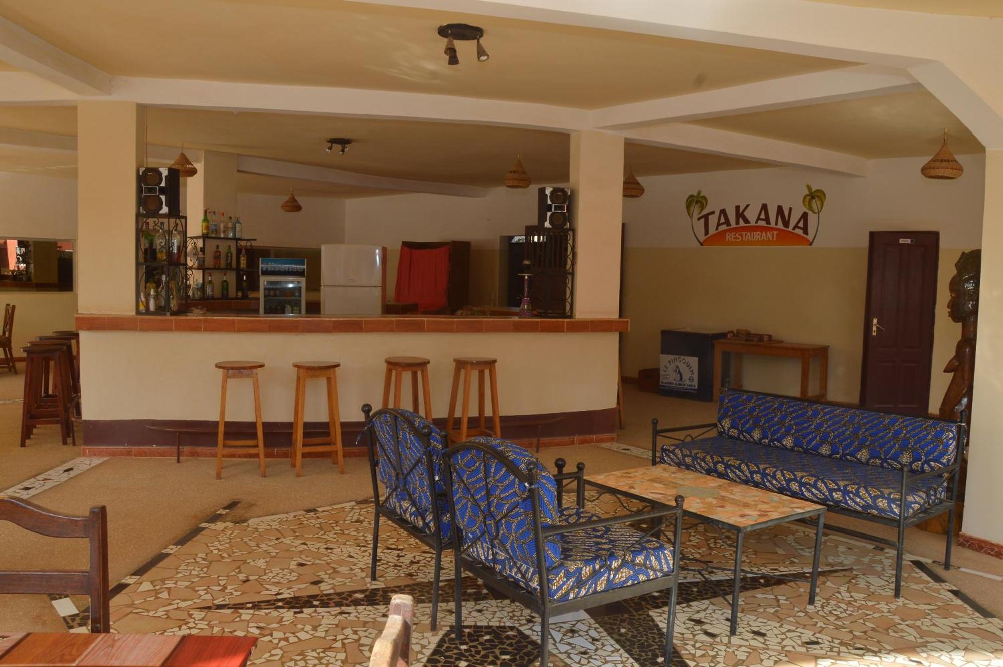 Hotel Takana Ngaparou Bagian luar foto