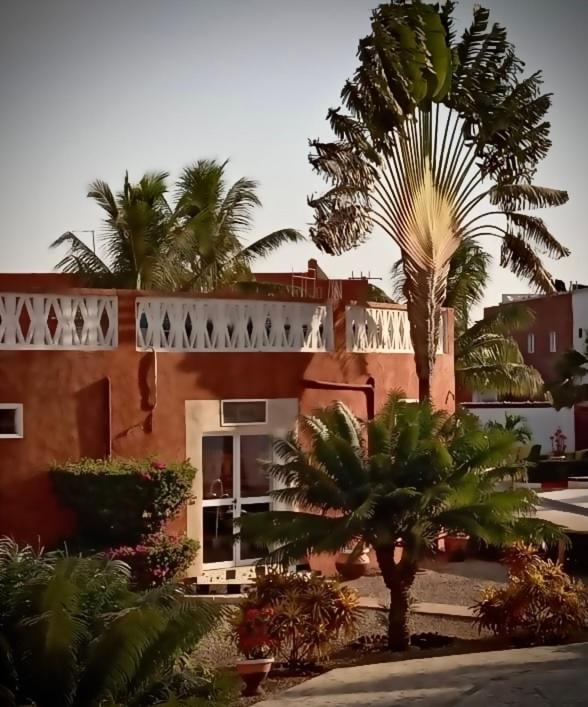 Hotel Takana Ngaparou Bagian luar foto